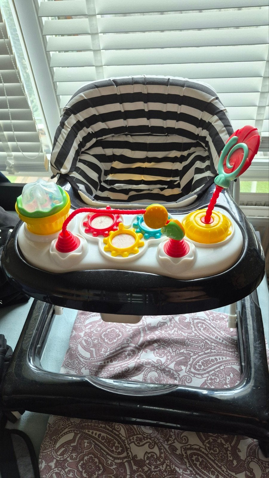 Babywalker met speelblad - Zwart/Wit gestreept, Ophalen