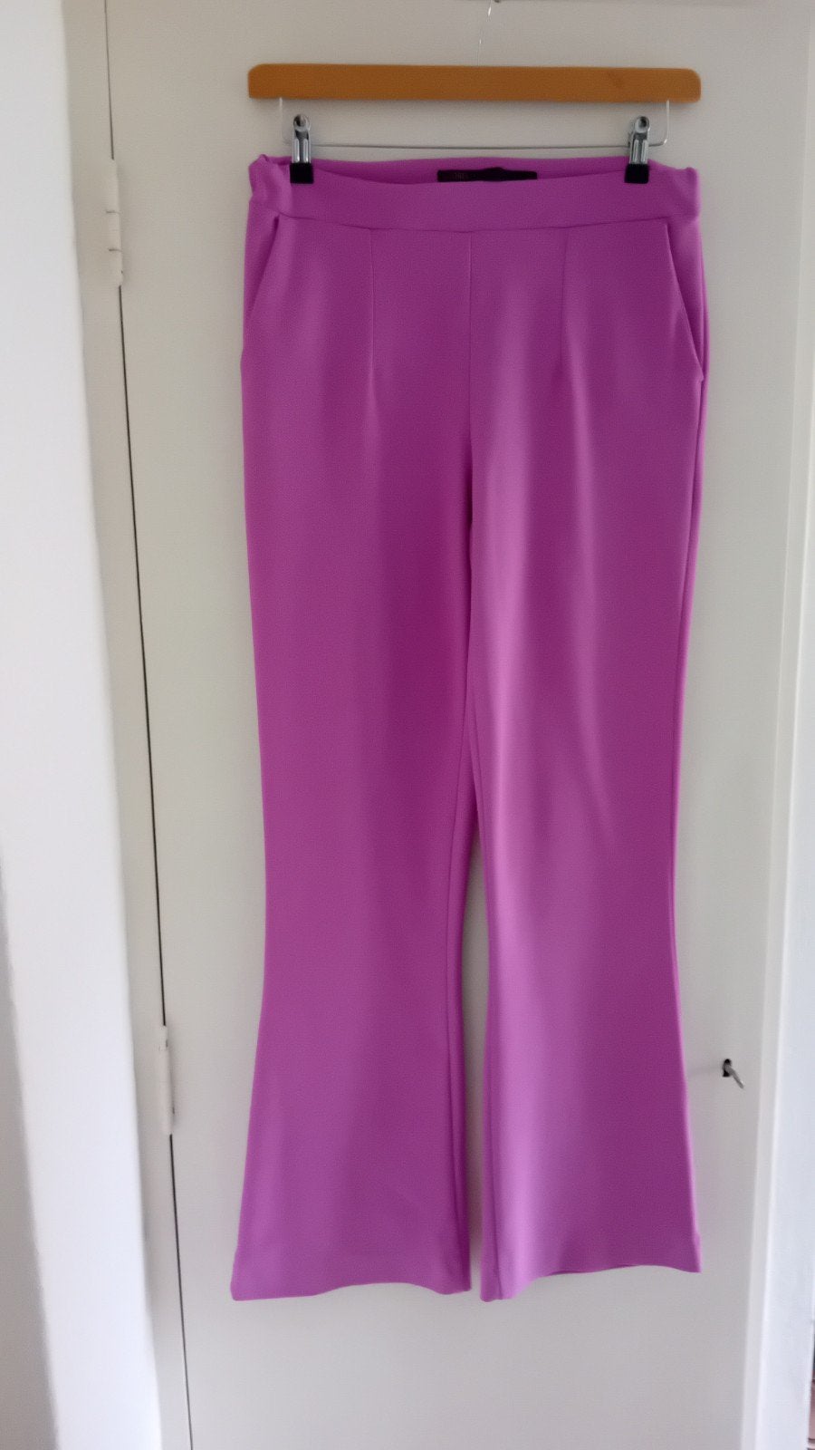 Corel Boa Flare Uni rib broek fuchsia lila 40, Kleding | Dames, Ophalen of Verzenden, Zo goed als nieuw, Roze, Lang