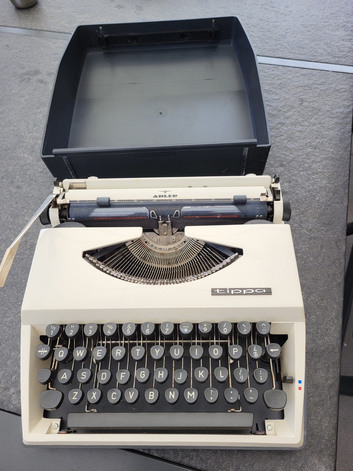 Vintage typemachine,  merk Adler, Verzenden