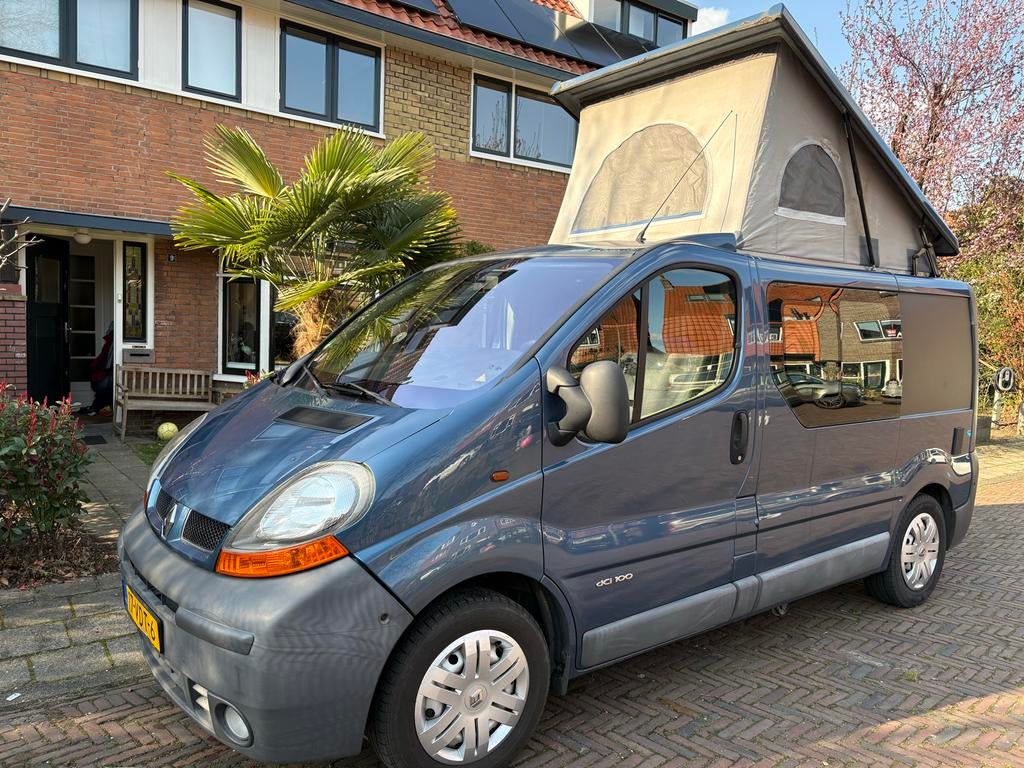 Prachtige Renault Trafic Camper! Bavaria inbouw. Nieuwe APK., Caravans en Kamperen, Campers, Overige merken, Buscamper of Camperbus