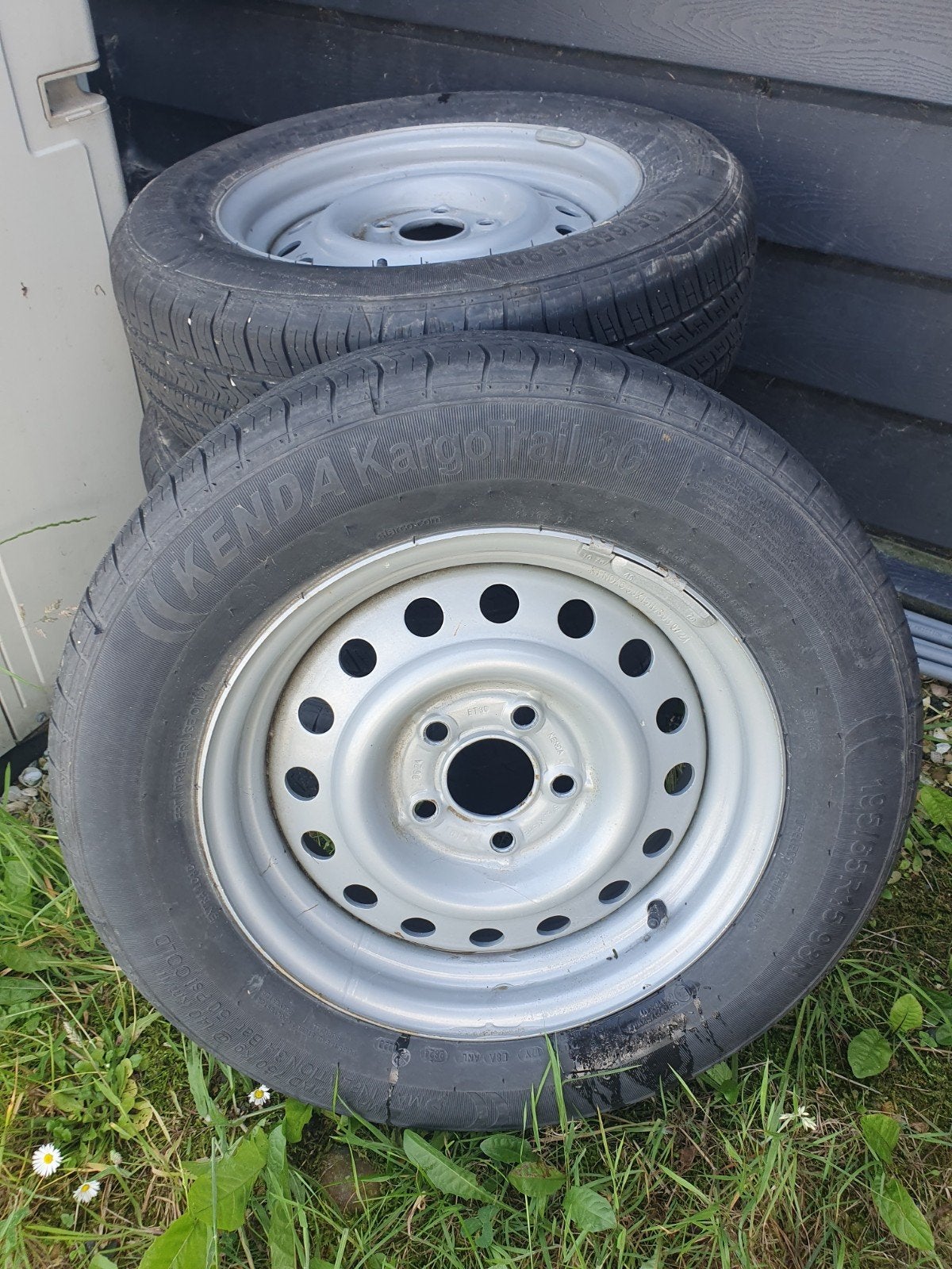 Set van 4 aanhanger wielen Kenda KargoTrail 195/65R15 98N, Ophalen, Zo goed als nieuw