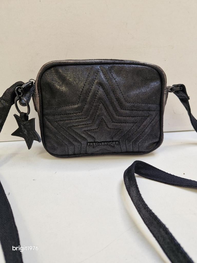 FredsBruder Leren Tas met Metallic Glans - Mooi Formaat, Sieraden, Tassen en Uiterlijk, Tassen | Damestassen, Ophalen of Verzenden
