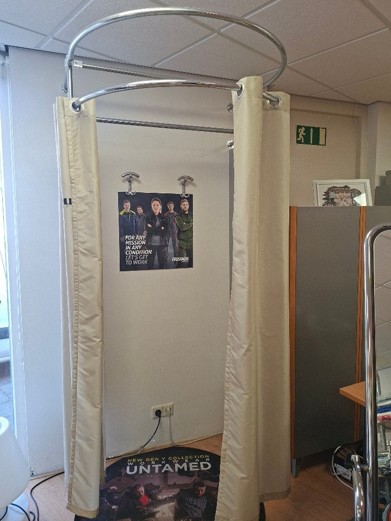 Winkelinterieur paskamer showkast wandkast hang-leggedeelte, Ophalen