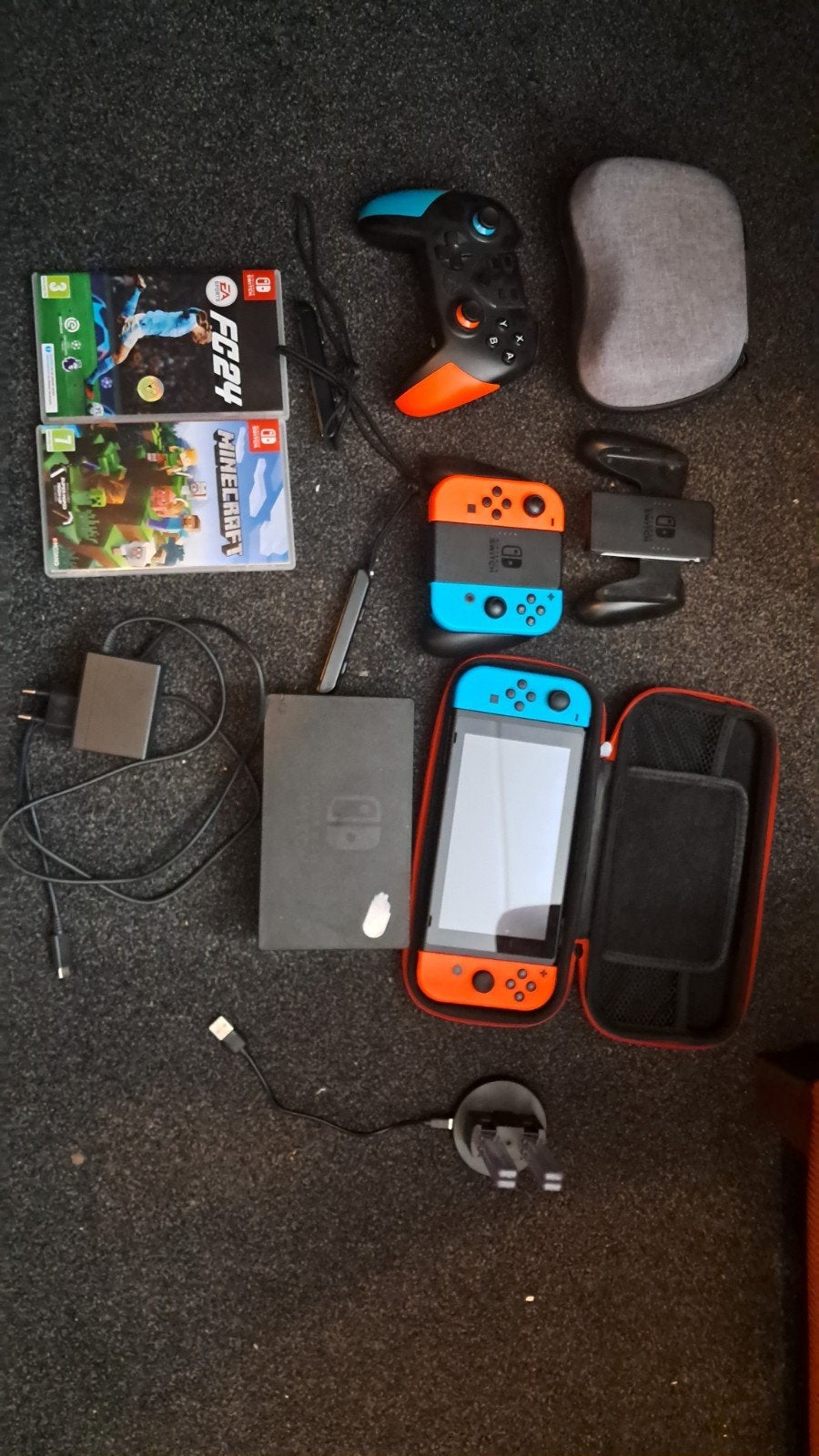 Nintendo Switch met alles erop en eraan, Ophalen, Zo goed als nieuw, Met 3 controllers of meer, Switch Original
