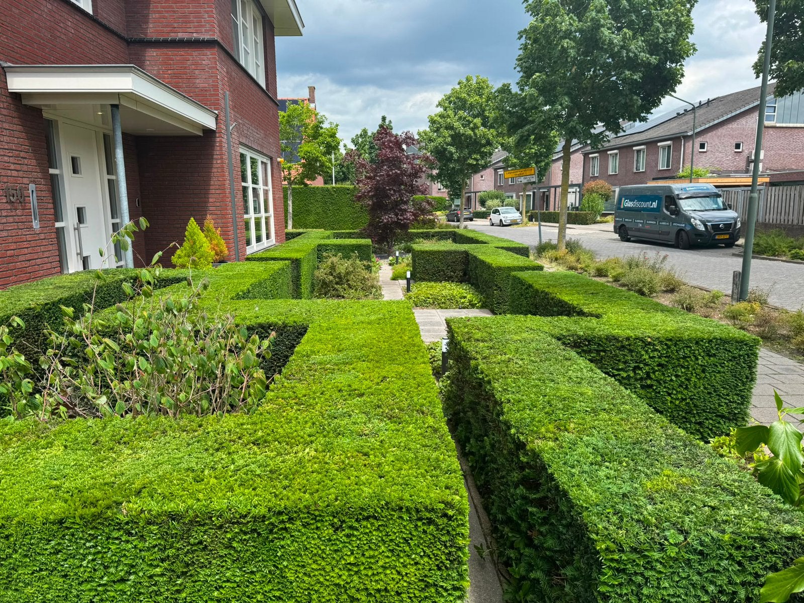 Tuinman aangeboden, Tuinonderhoud of Snoeiwerk