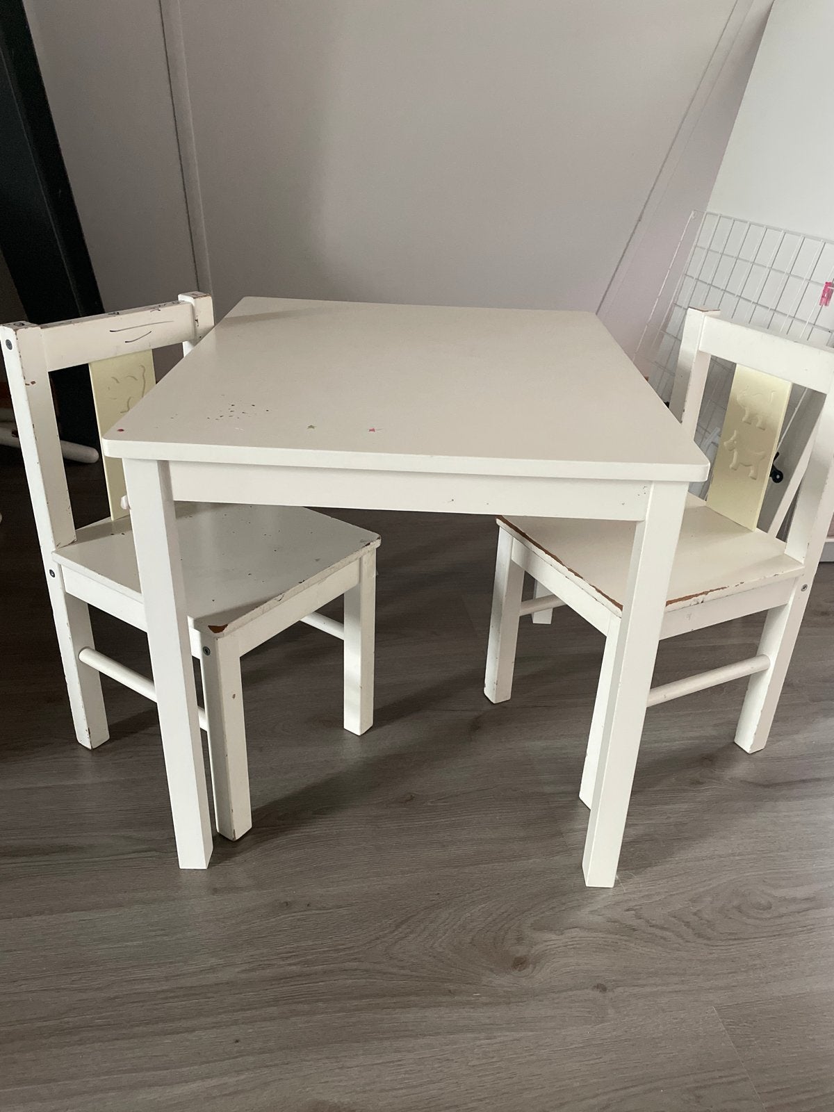 Witte kinder tafel met twee stoeltjes IKEA, Kinderen en Baby's, Ophalen, Gebruikt, Tafel(s) en Stoel(en)