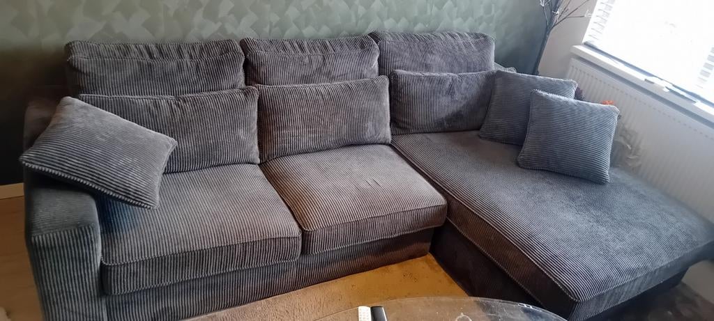 Mooie Ribbank antraciet grijs..260x100 en divan Lengte 175 x, Huis en Inrichting, Banken | Complete zithoeken, Zo goed als nieuw