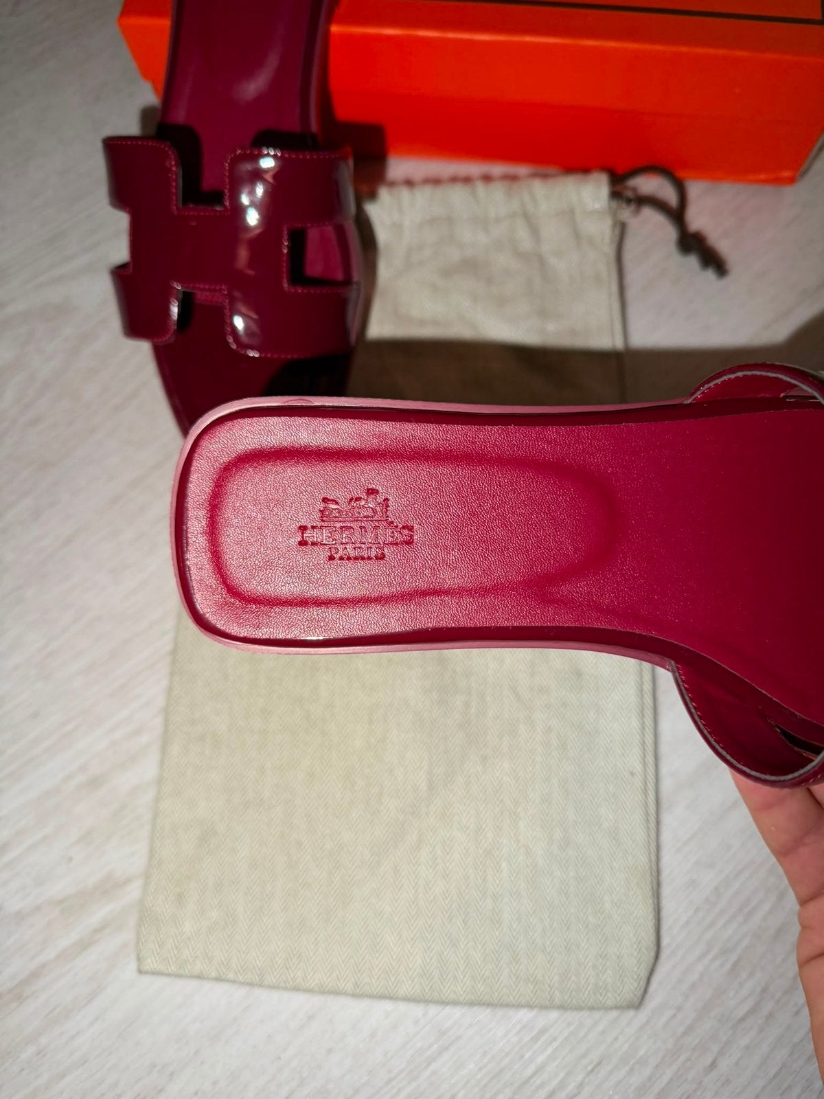 Hermes Dames Slippers Echt Leer Maat 39 Bordeaux, Slippers, Nieuw, Ophalen of Verzenden, Rood