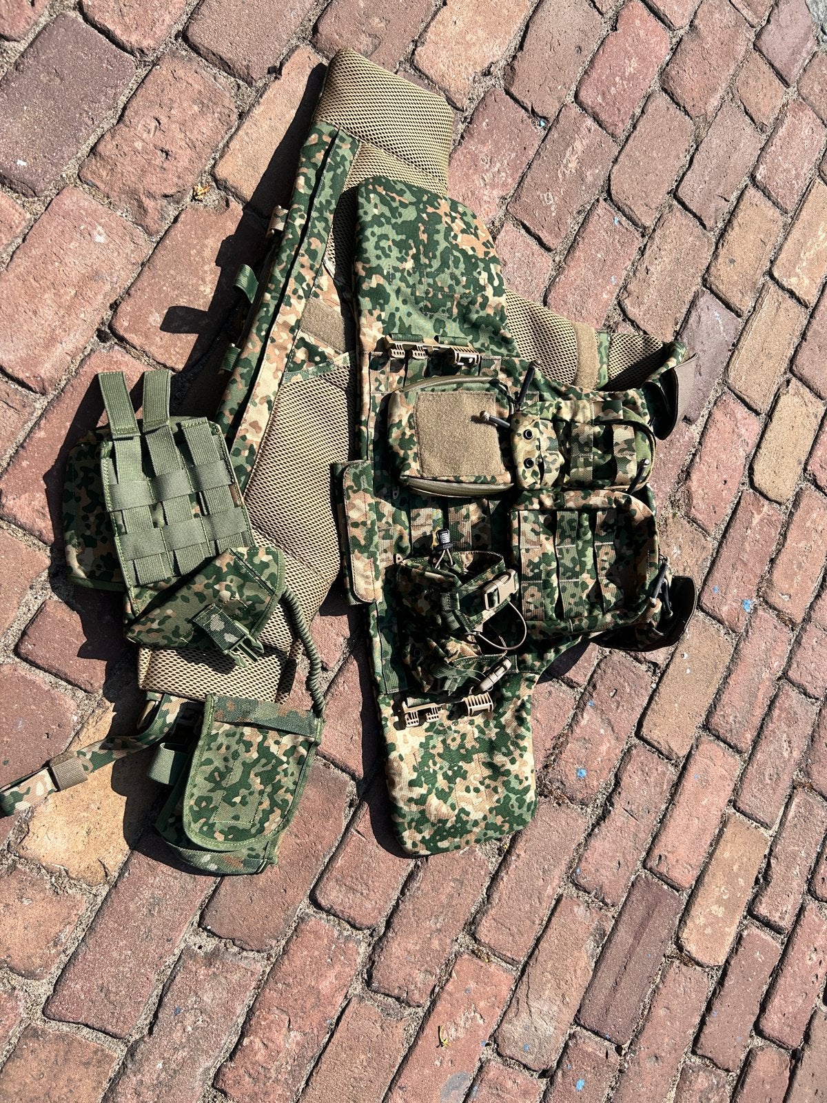 Militair tactisch vest - camouflagepatroon, Ophalen of Verzenden, Landmacht, Overige gebieden, Kleding of Schoenen