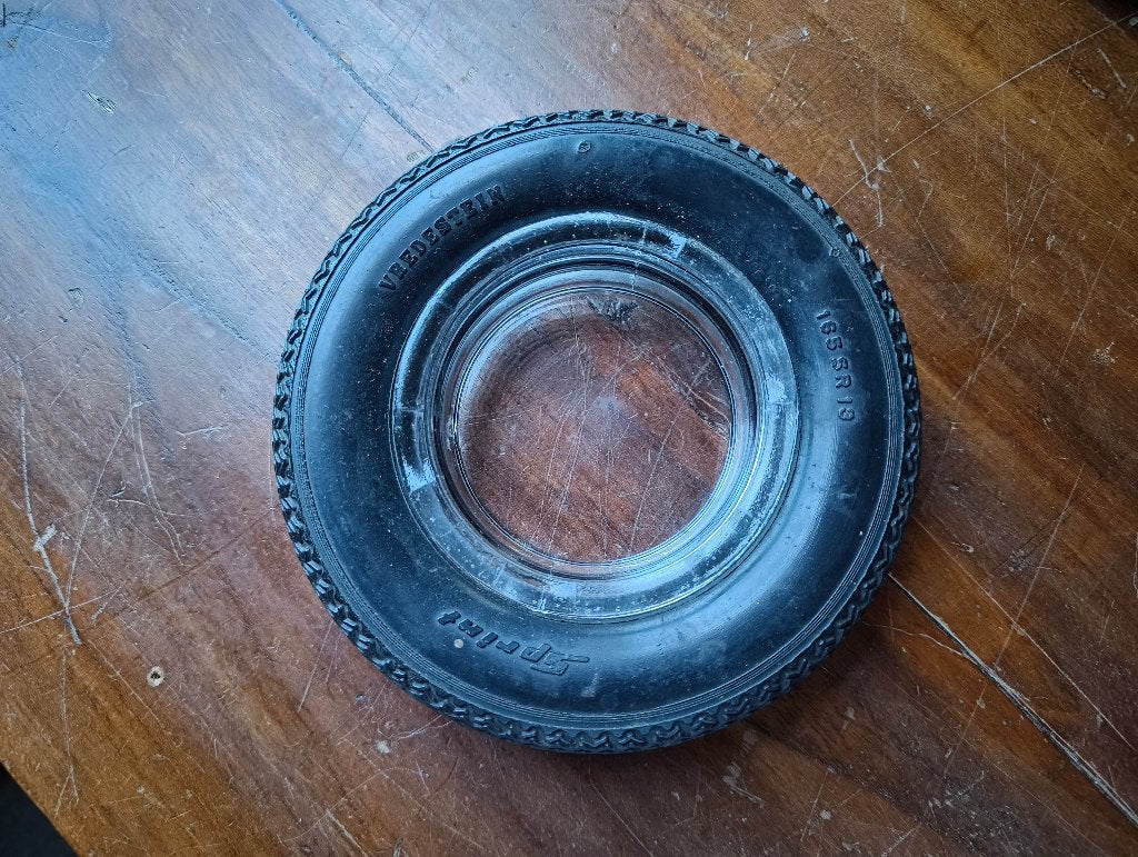 Bridgestone en Vredestein asbakken, Ophalen of Verzenden, Gebruikt, Asbak