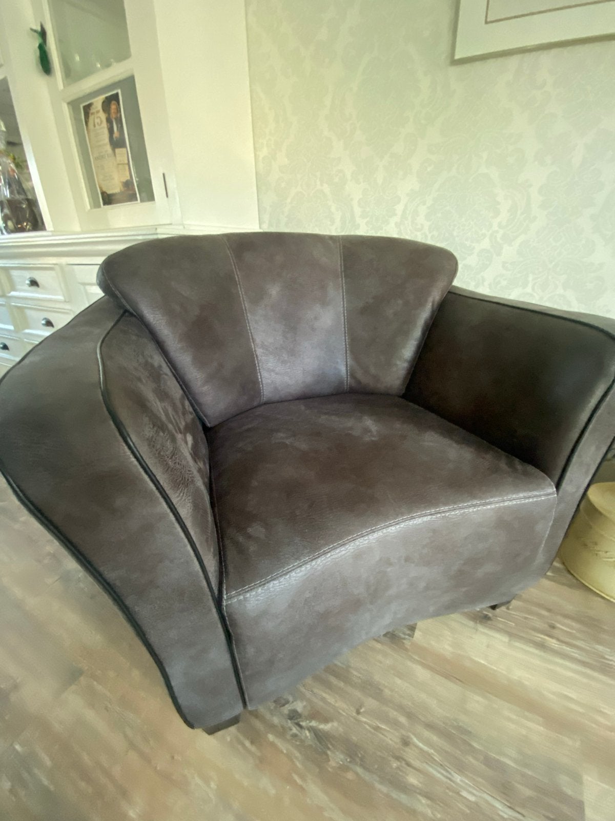Comfortabele fauteuil - Bruin leer, Huis en Inrichting, Ophalen, Zo goed als nieuw, Leer, 75 tot 100 cm