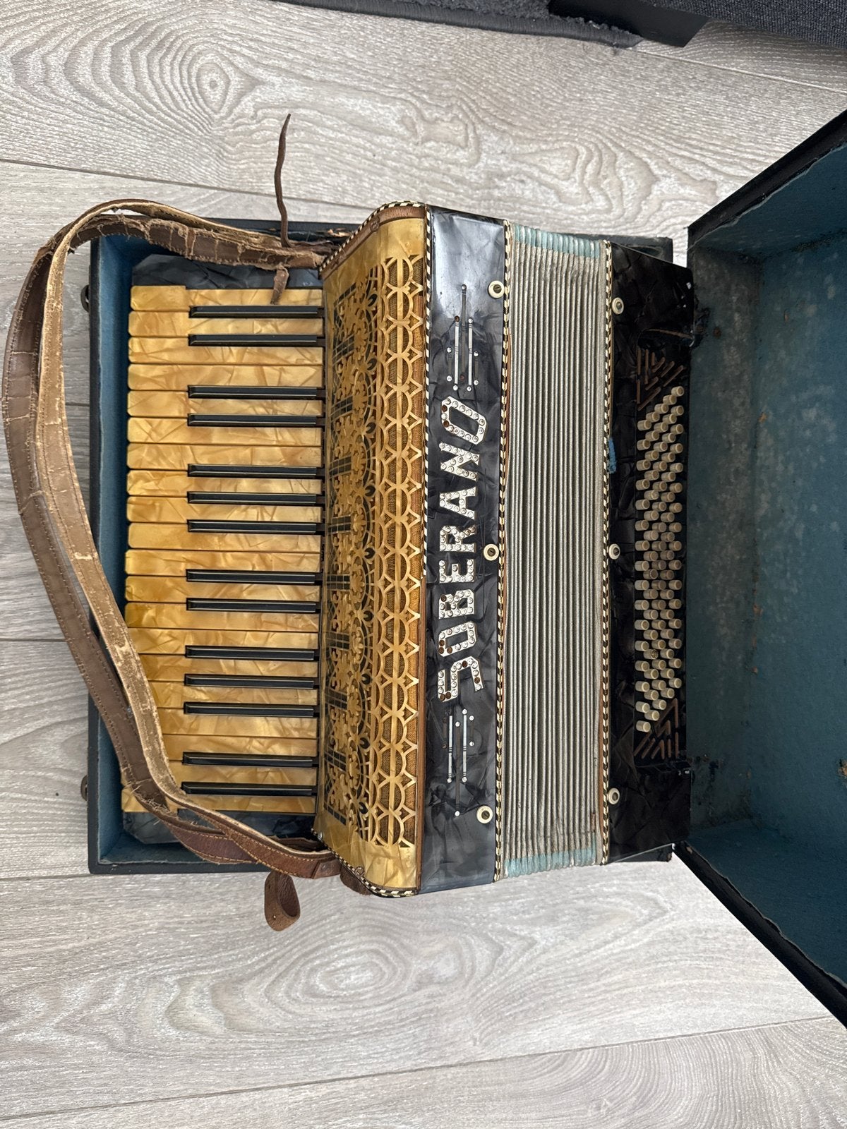 Vintage Soberano Accordeon met koffer en riemen, Overige merken, Gebruikt, Overige formaten, Met koffer
