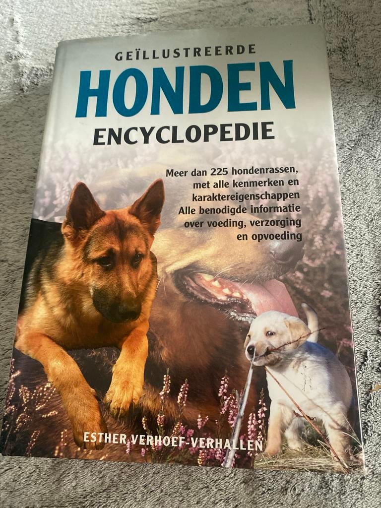 Geïllustreerde Honden Encyclopedie - Esther Verhoef, Boeken, Ophalen of Verzenden, Gelezen, Dieren, Los deel