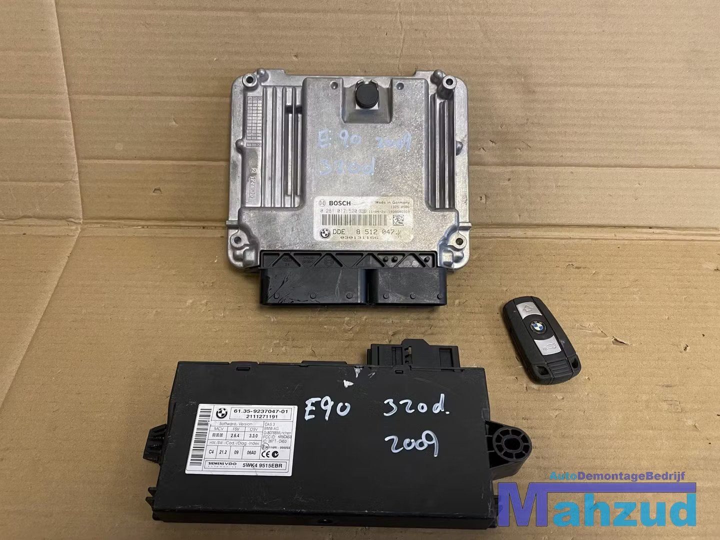 BMW 3 SERIE E90 320D Contactslot met ecu BCM 2004-2012, Auto-onderdelen, Elektronica en Kabels, Petuelring 130
80788  Munich, DE