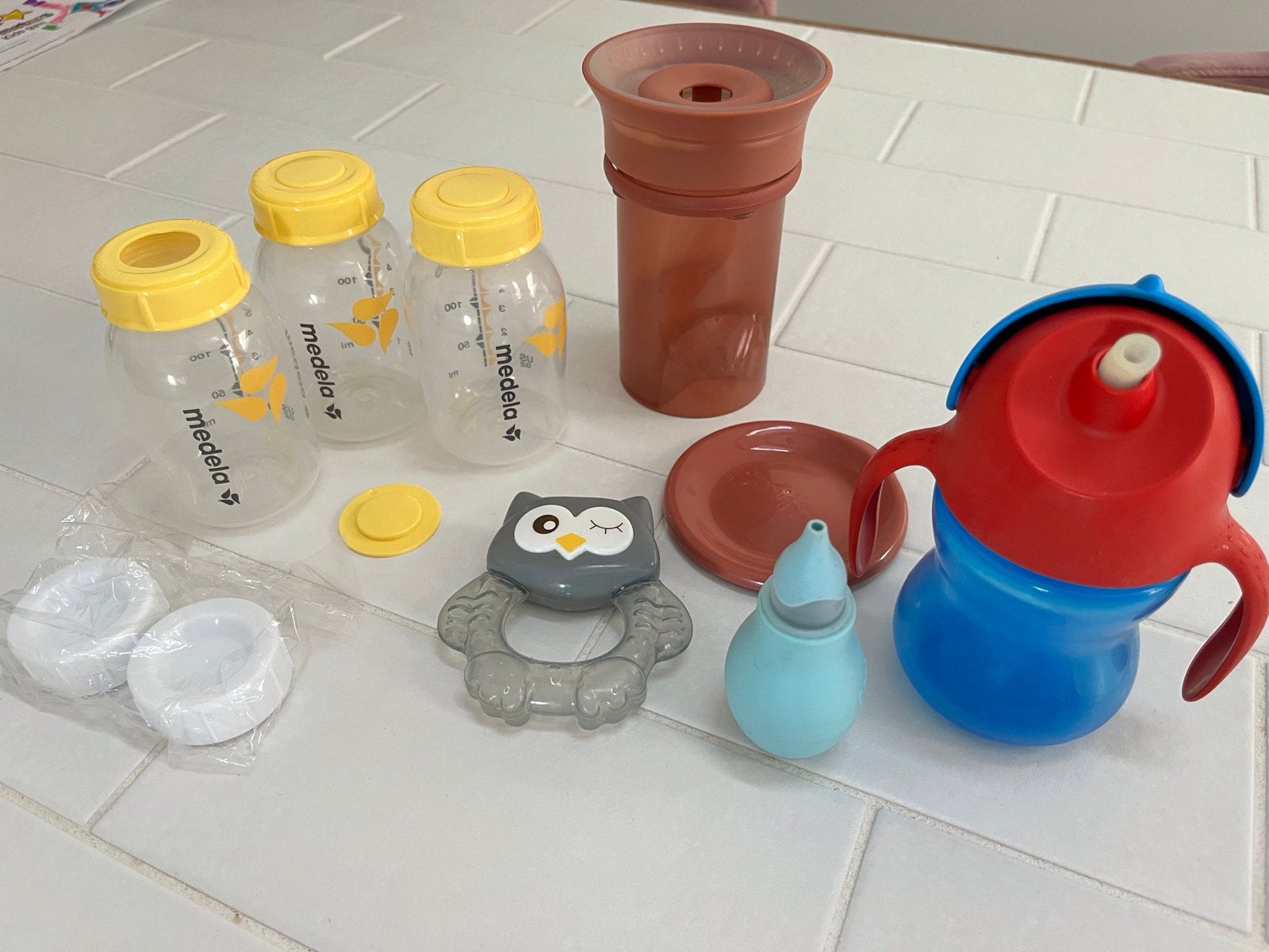 Babygerei: Medela flesjes, tuitbeker, bijtring en meer, Ophalen, Gebruikt