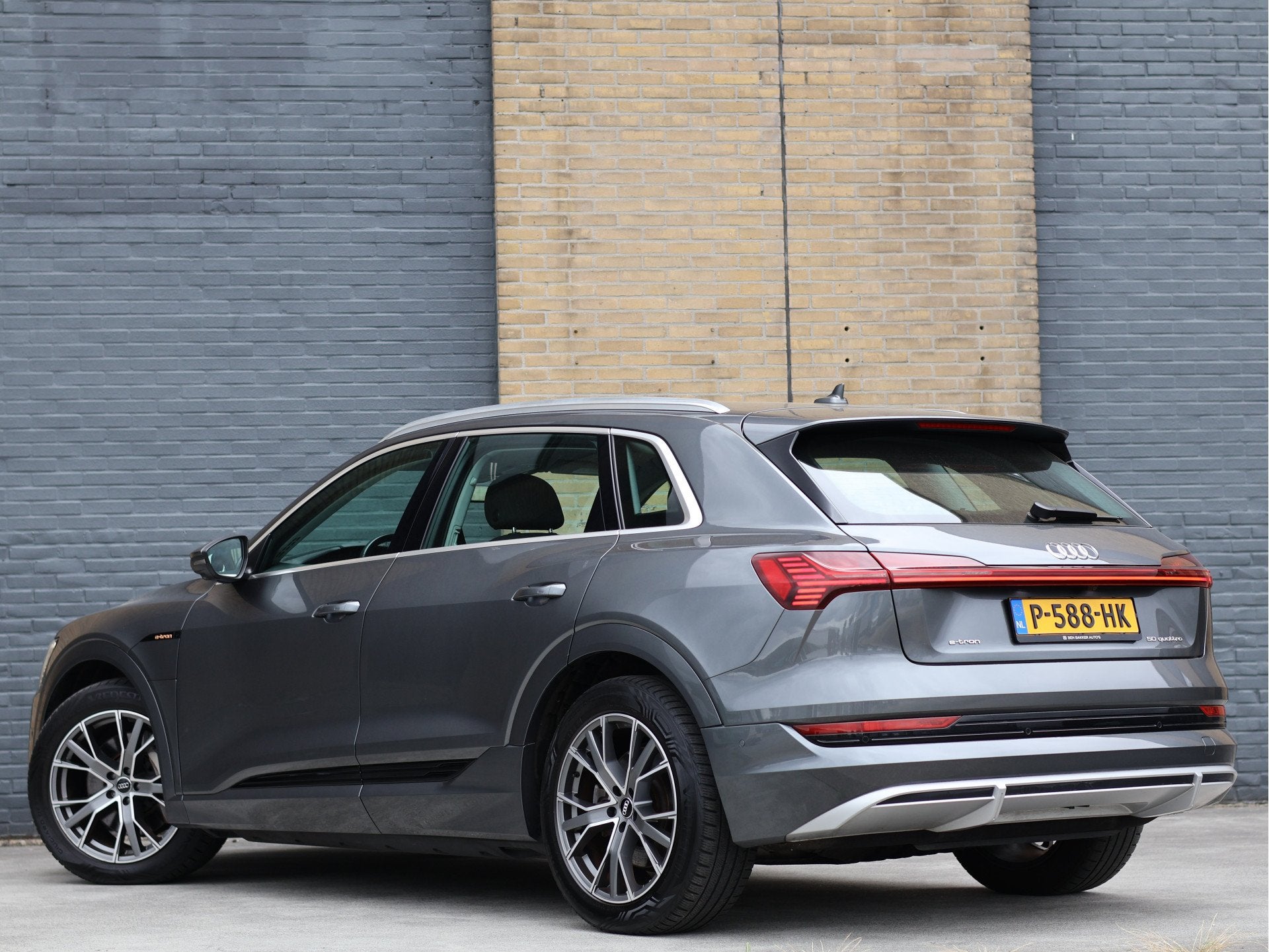 Audi e-tron 50 quattro 71 kWh S-line Luchtvering | Pano | 36, Automaat, Stof, 71 kWh, SUV of Terreinwagen