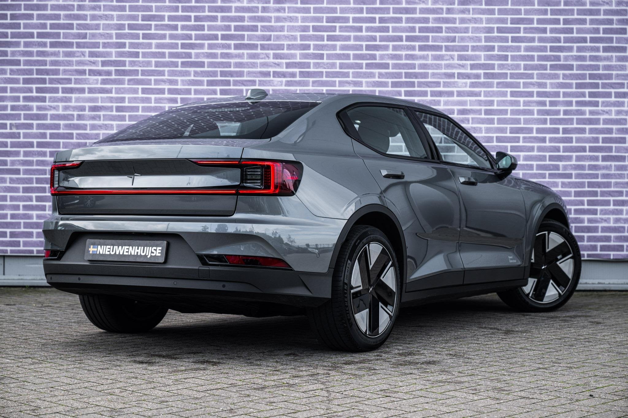 Polestar 2 Long Range Single Motor 82 kWh | Trekhaak | Panor, Auto's, Automaat, 82 kWh, Origineel Nederlands, 1984 kg