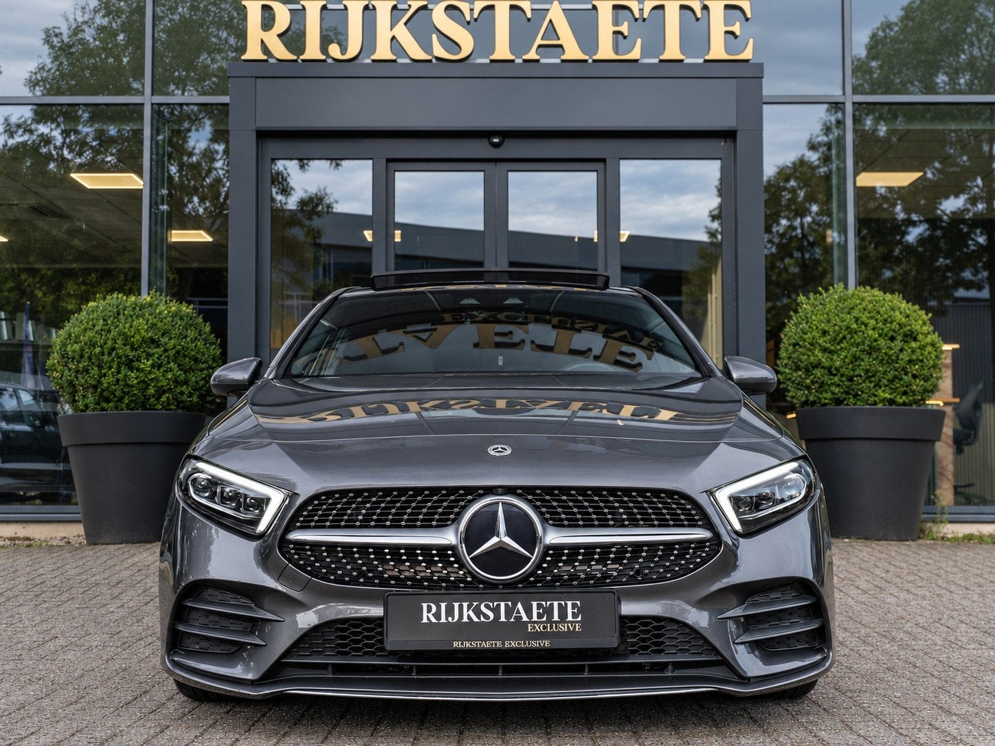 Mercedes A-klasse A200 AMG Line|PANO|BURM|SFEER|360°|MEMORY, Auto's, Dealer onderhouden, Gebruikt, 4 cilinders, Met garantie (alle)