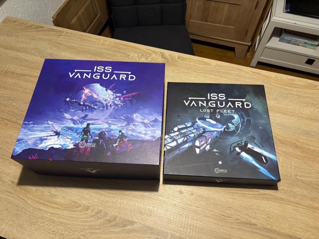 ISS Vanguard + 2 Expansions – Excellent Condition, Hobby en Vrije tijd, Gezelschapsspellen | Bordspellen, Een of twee spelers