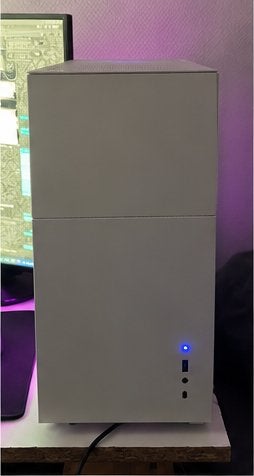 Foto 4 van Witte Gaming PC | RTX 3070 | i5-10600K | 16GB RAM | RGB