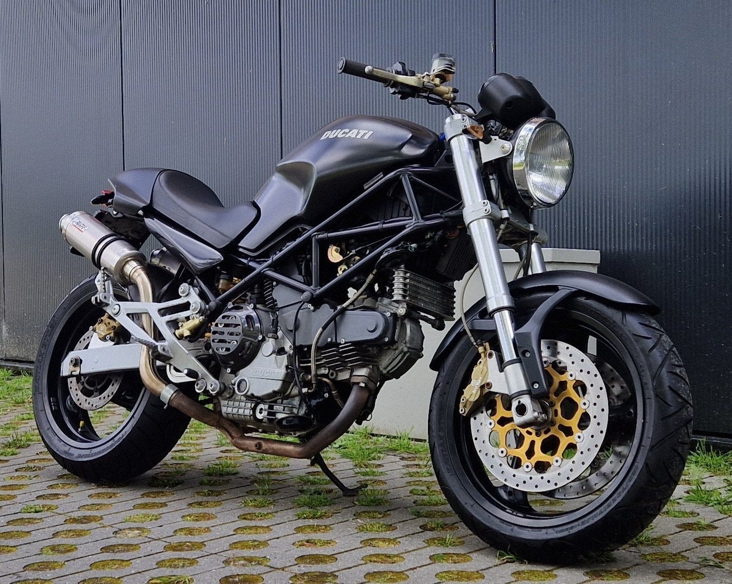 Ducati M900 Monster 2001 - MIVV uitlaat - 32.725 km, Motoren, 2 cilinders, Sportuitlaat, Motorrijbewijs A, Gebruikt