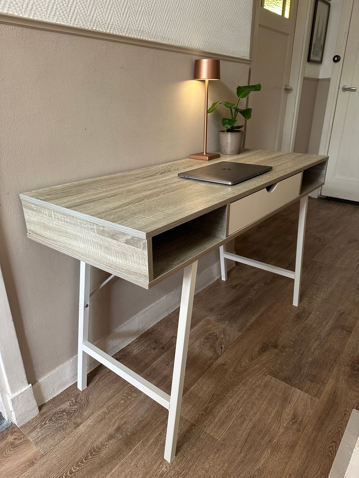 Modern bureau met lade en opbergvakken, Huis en Inrichting, Ophalen, Zo goed als nieuw, Computerbureau, Hout
