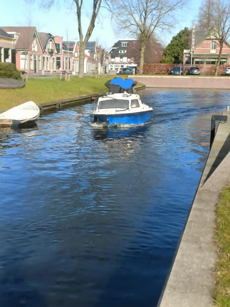 Kajuitboot 15 pk 4 takt suzuki met trailer, Ophalen, 10 tot 30 pk, Zo goed als nieuw, Tot 6 meter