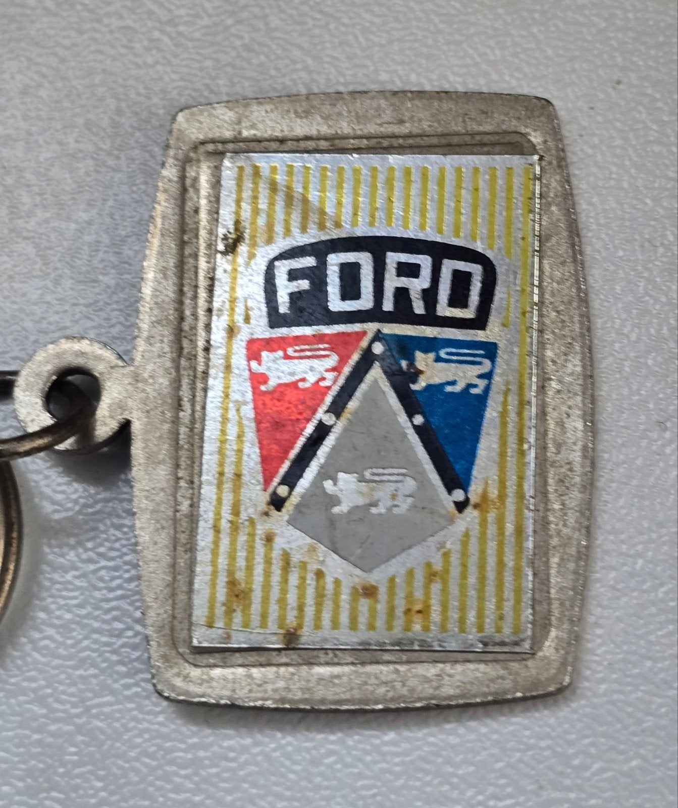 Vintage Ford Sleutelhanger - Uniek Verzamelobject, Verzamelen, Ophalen of Verzenden, Gebruikt, Merk
