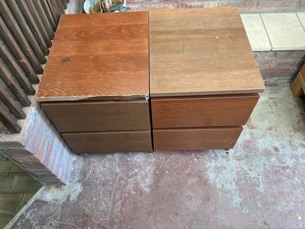 Nachtkastjes / gratis, Huis en Inrichting, Slaapkamer | Nachtkastjes, Ophalen, Gebruikt, Minder dan 45 cm, Minder dan 55 cm