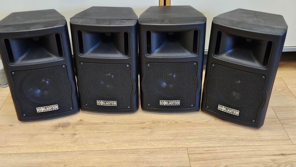 4x speaker US Blaster, Zo goed als nieuw, 60 tot 120 watt, Front, Rear of Stereo speakers, Ophalen