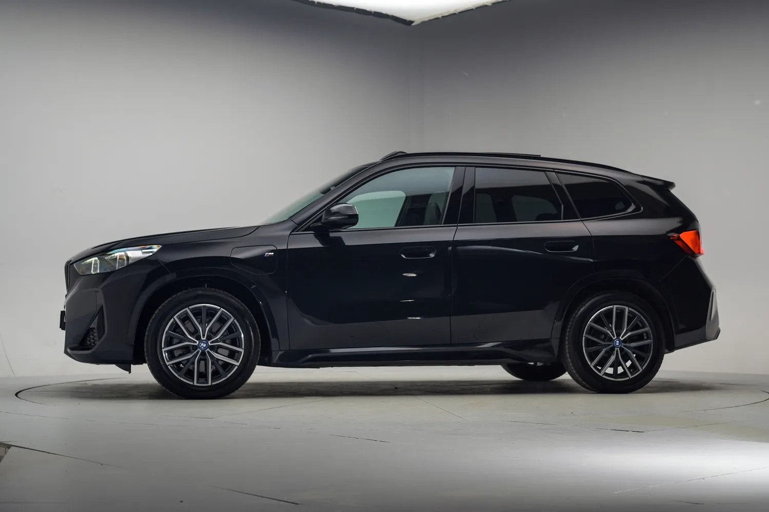 BMW X1 xDrive 30e M Sport High Executive Aut. [ Panorama Tre, Auto's, 150 pk, Zwart, Leder, Bedrijf