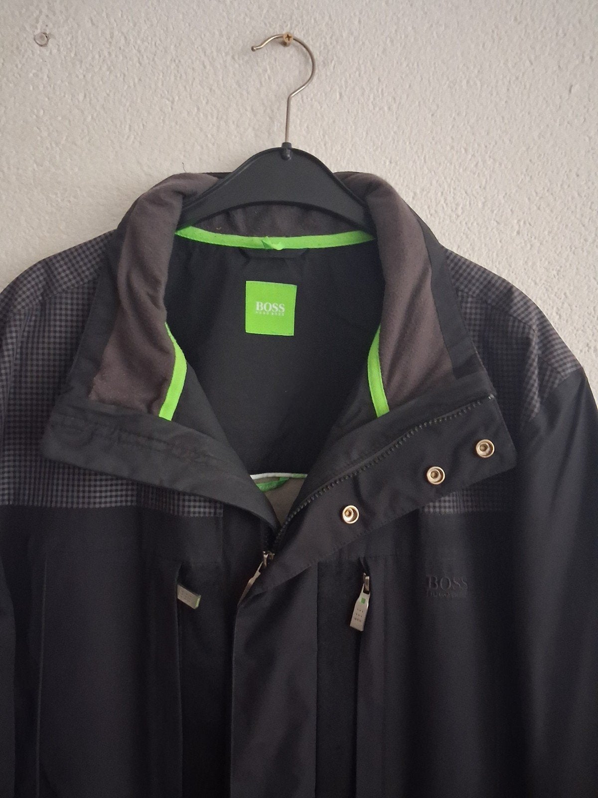 Stijlvolle BOSS jas - Maat XXL - Zwart met groen accent, Kleding | Heren, Jassen | Winter, Ophalen of Verzenden, Zo goed als nieuw