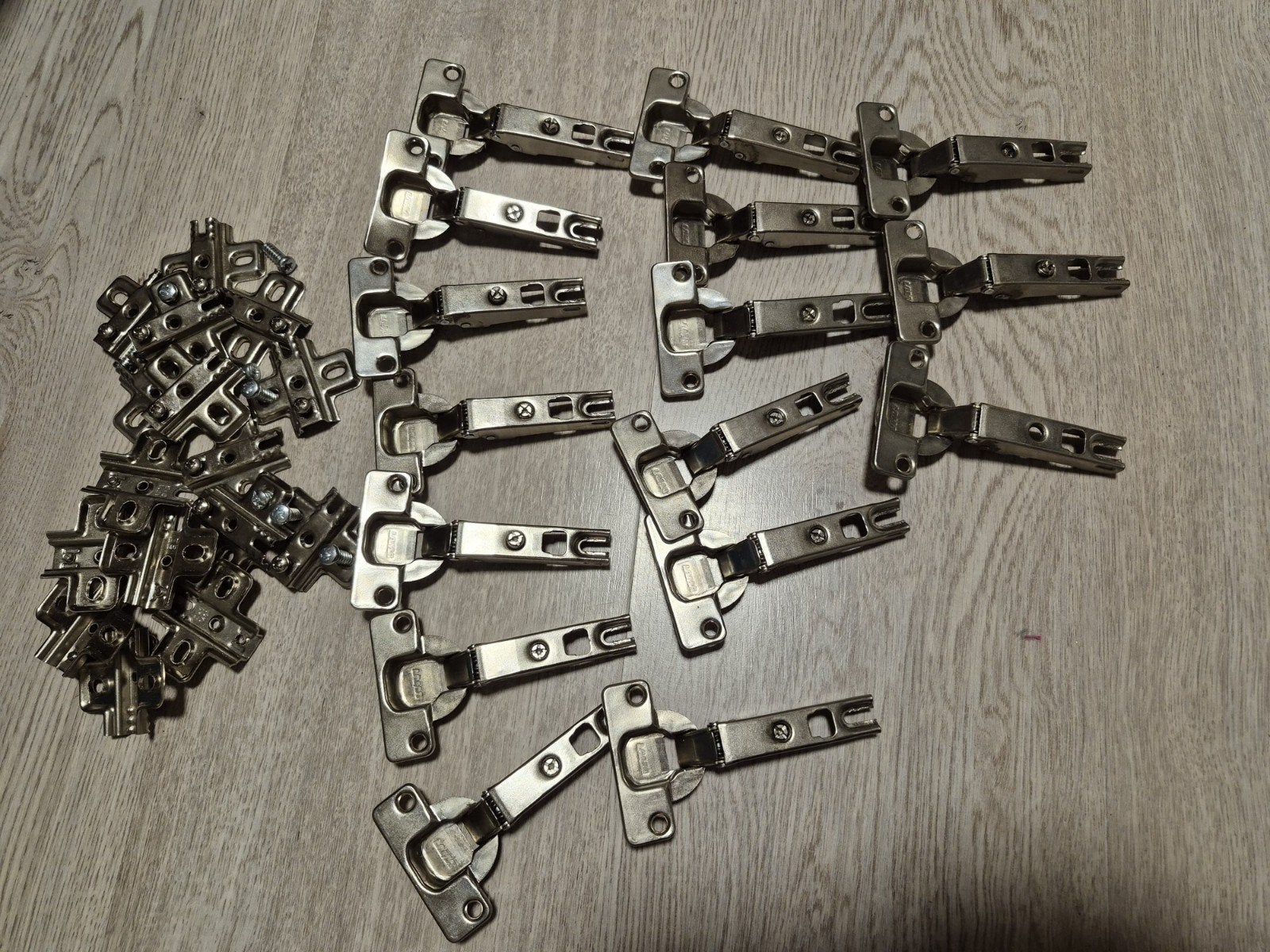 Scharnieren voor kasten en deuren 16 stuks., Ophalen of Verzenden, Gebruikt, Rvs, Scharnier