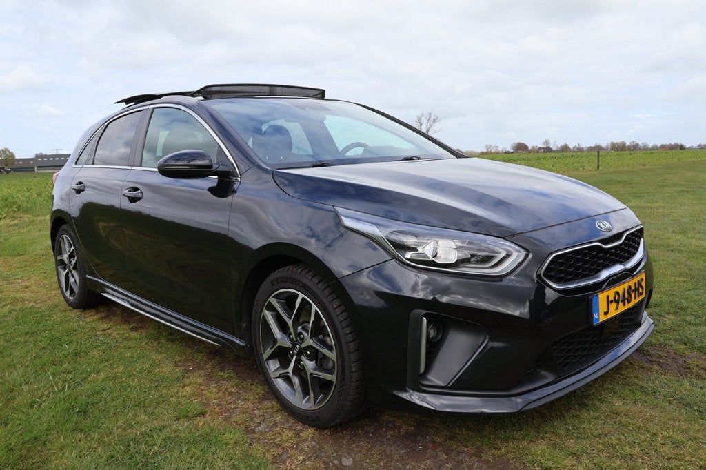 Kia Ceed 1.0 T-GDi GT-Line|Pano-dak|Stoel/Stuurverwarming|Ca, Auto's, Kia, Voorwielaandrijving, Gebruikt, Lichtsensor, Zwart