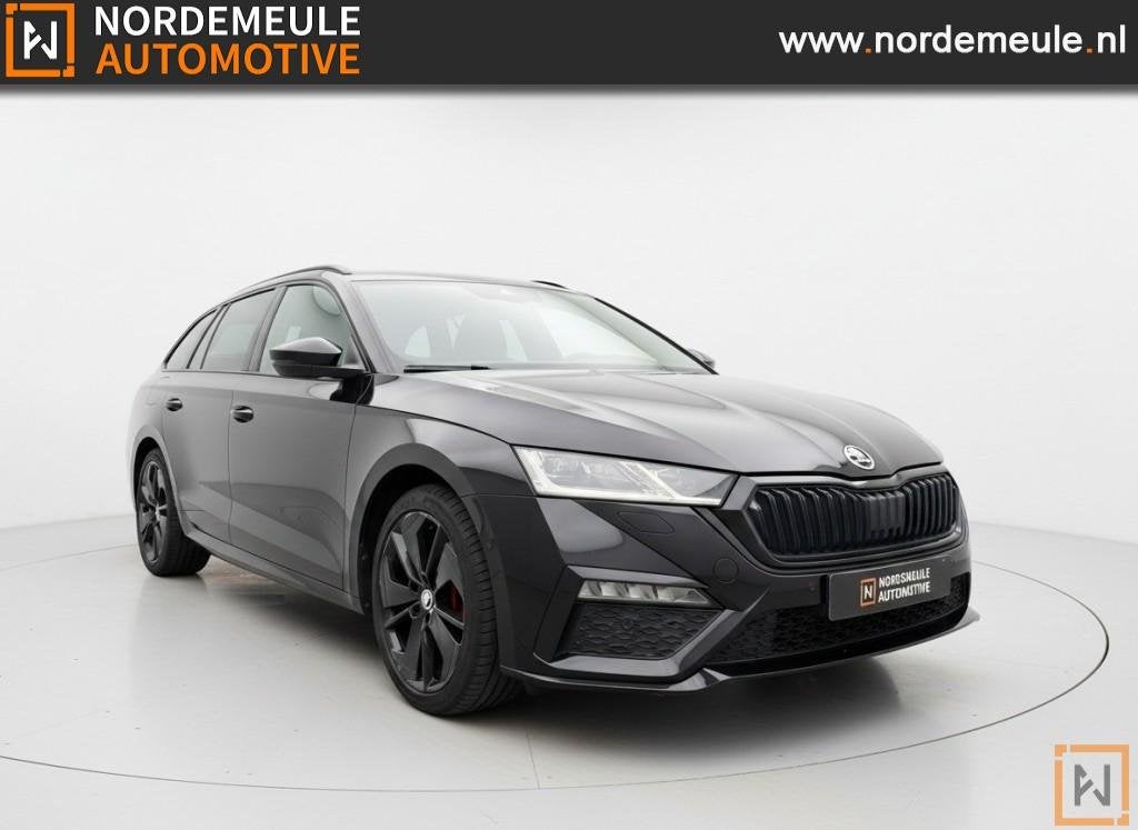 Skoda OCTAVIA 2.0 TSI RS. CARPLAY, PANO, ADAPTIVE, Auto's, Gebruikt, 4 cilinders, 1984 cc, Zwart