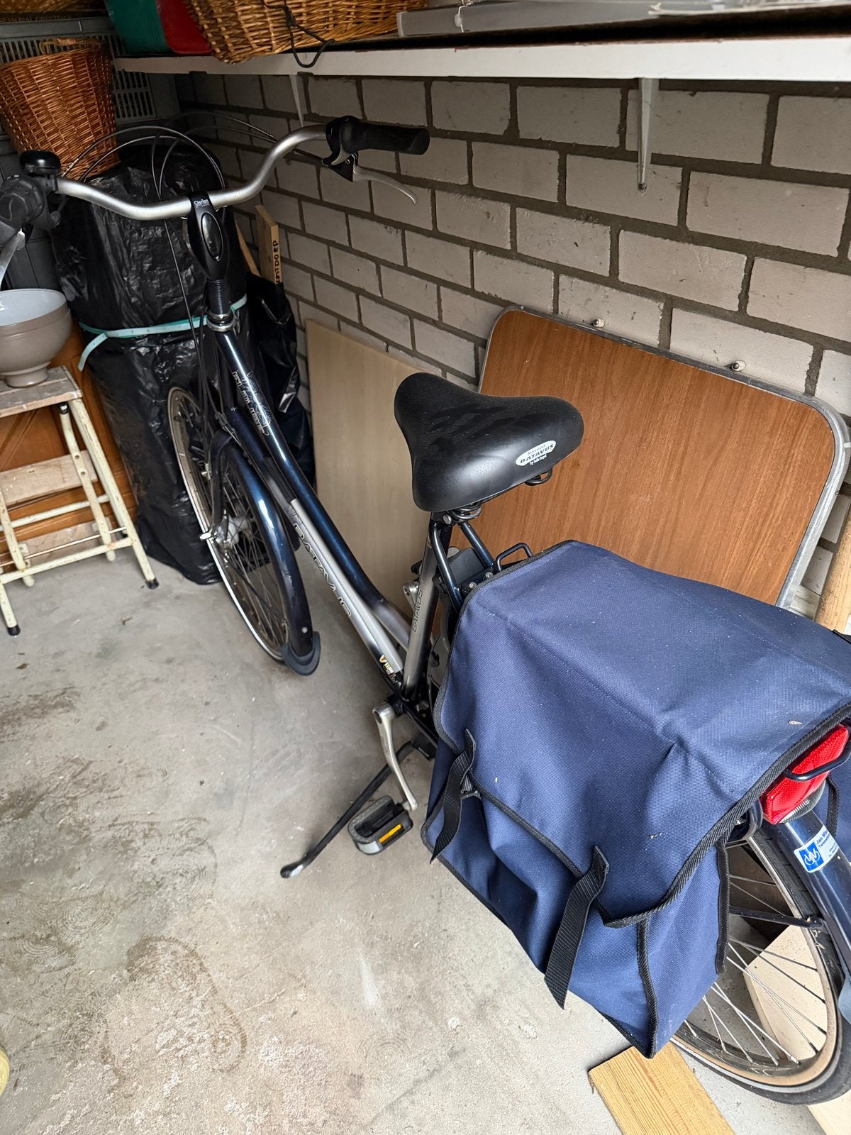 Batavus Future damesfiets met fietstassen, Ophalen, Velgrem, Versnellingen, Batavus