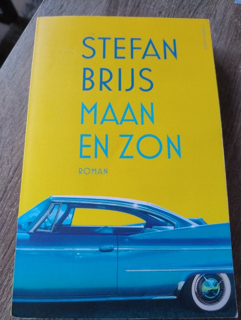 Maan en Zon (Stefan Brijs), Ophalen of Verzenden, Gelezen