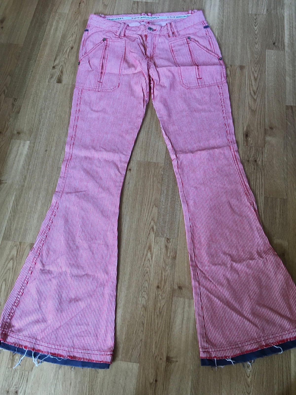 Gsus broek 28, Ophalen of Verzenden, Zo goed als nieuw, Rood, Lang