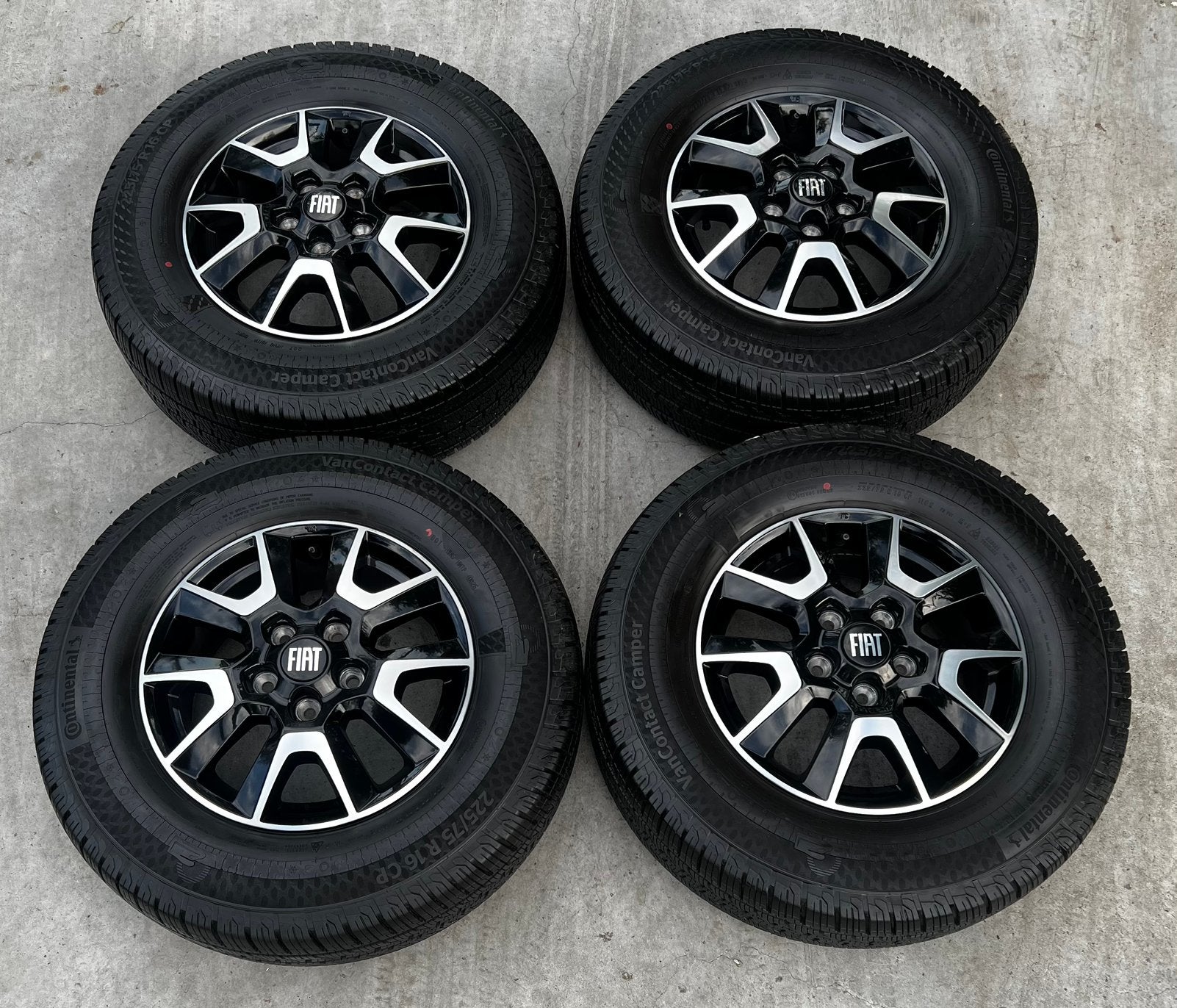 Originele nieuwe Fiat Ducato velgen all season banden 5x118
