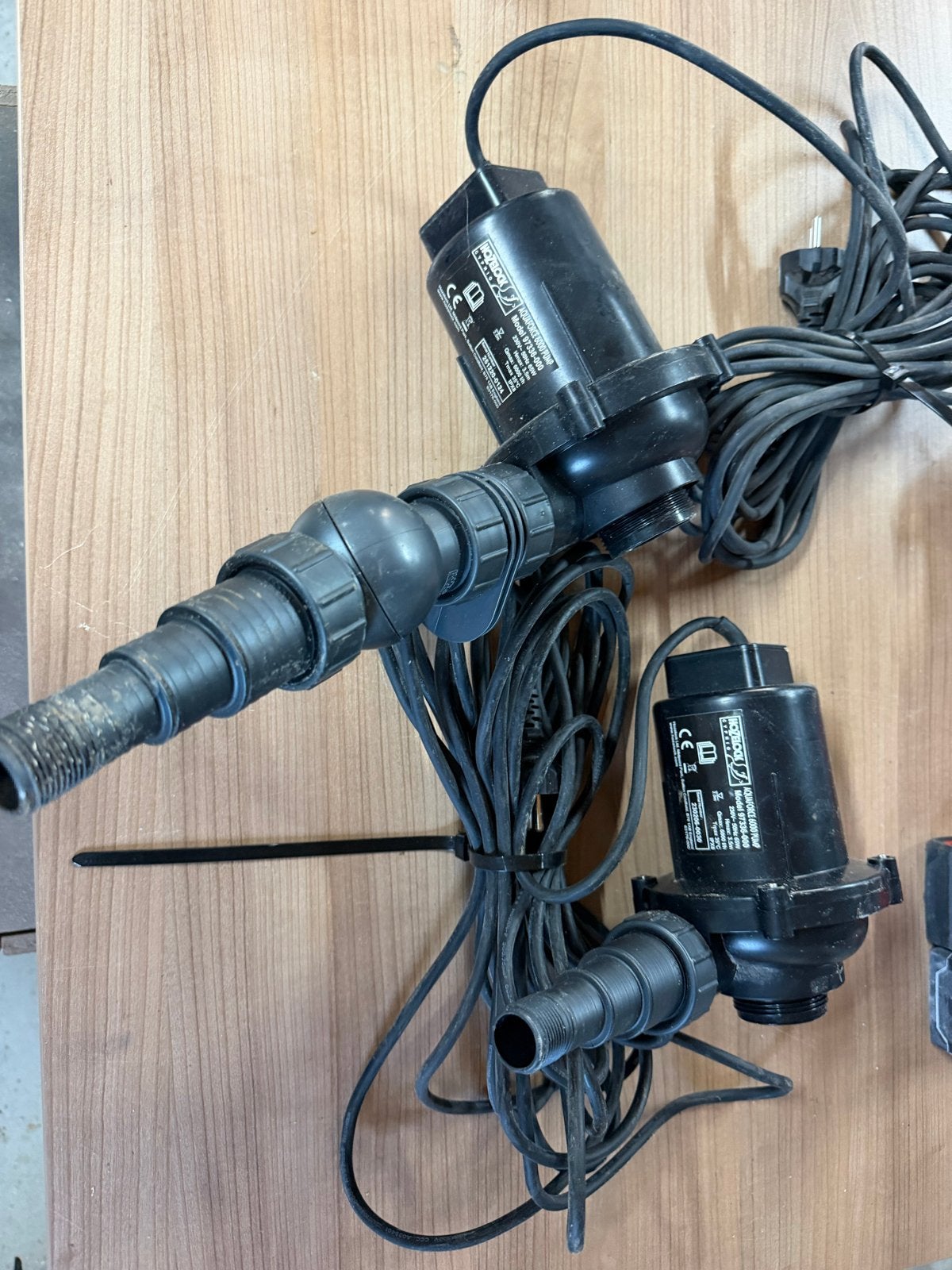 2x Hozelock Cyprio Aquaforce 6000 vijverpomp, Ophalen of Verzenden, Gebruikt, Elektrisch, Overige typen