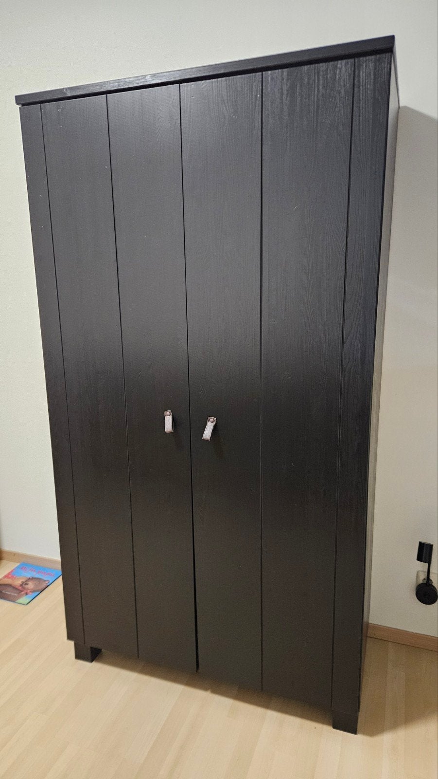 Woood Ties Kledingkast - Zwart Hout, Ophalen, Met deur(en), Gebruikt, 200 cm of meer