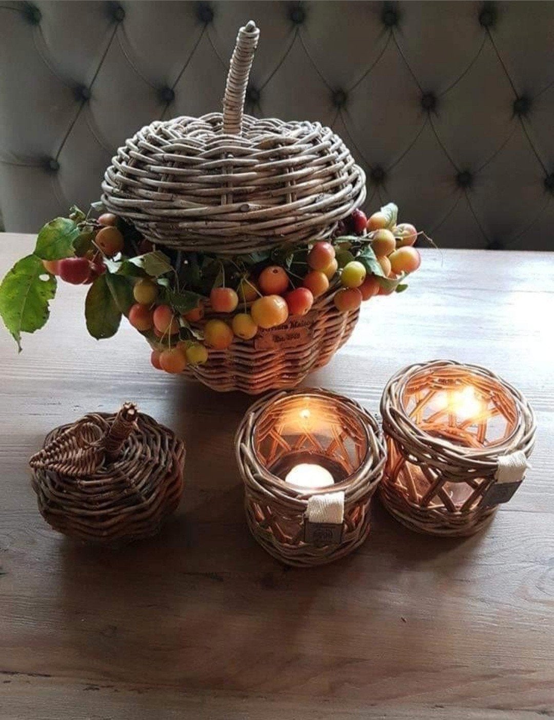 Leuke fruitmand van Rivièra Maison in de vorm van een appel., Ophalen, Zo goed als nieuw, Rond, Riet