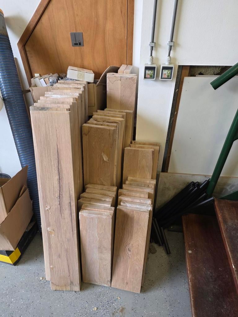 42 eiken planken, ook los te koop vanaf 40 euro p/ stuks., Ophalen, 25 tot 50 mm, Eiken, Plank
