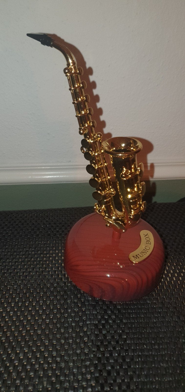 Muziekdoos in de vorm van een saxofoon, Ophalen of Verzenden, Nieuw
