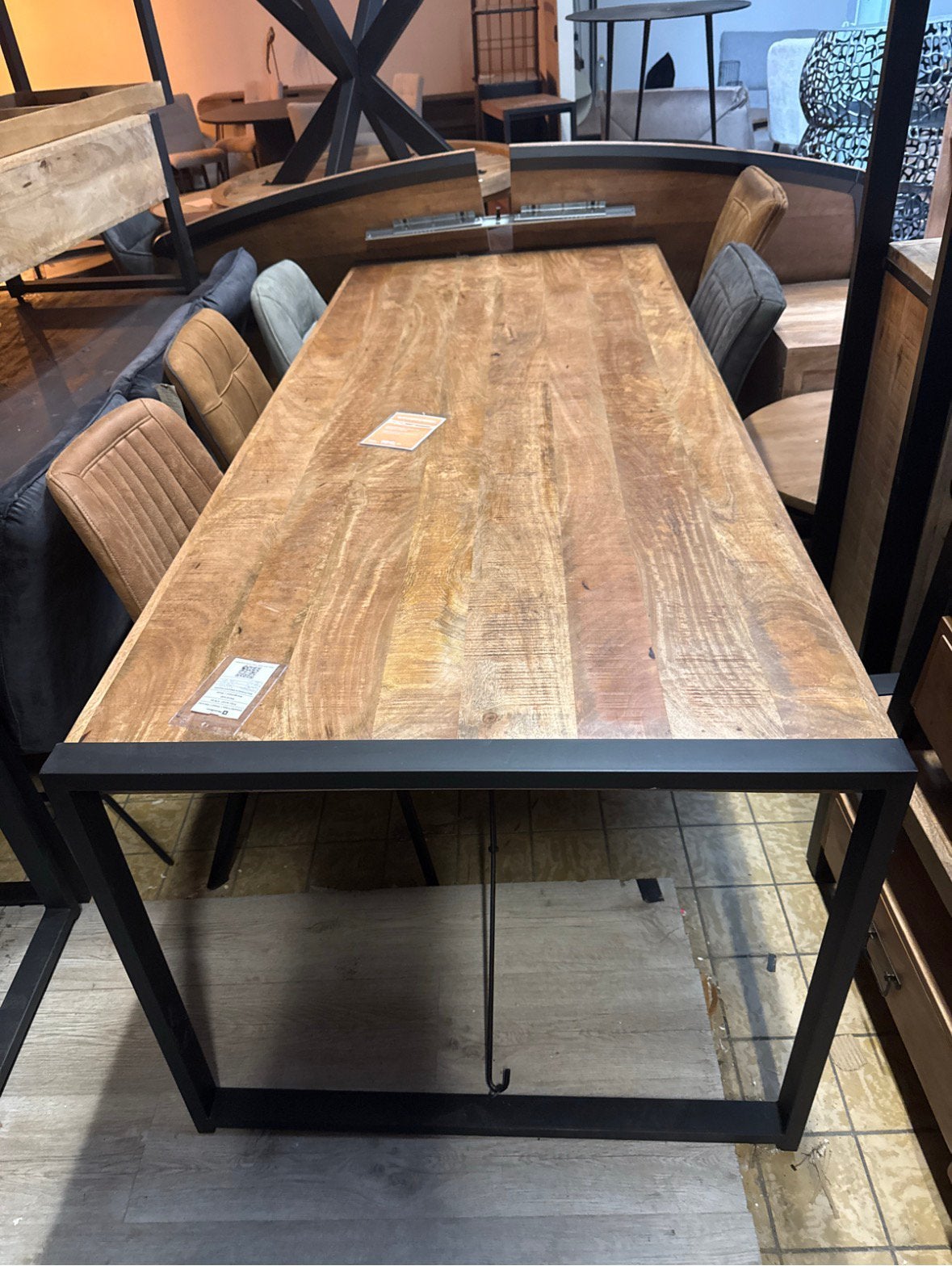 Eettafel britt | perfecte staat | 220cm lang, Huis en Inrichting, Tafels | Eettafels, Ophalen, 200 cm of meer, 50 tot 100 cm, Zo goed als nieuw