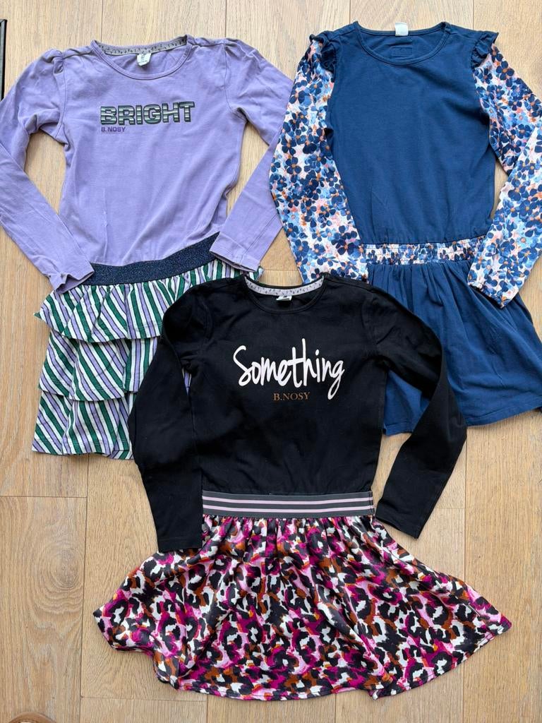 3 jurken B Nosy mt 134 goed en netjes, Kinderen en Baby's, Kinderkleding | Maat 134, Ophalen of Verzenden, Gebruikt, Meisje, Jurk of Rok
