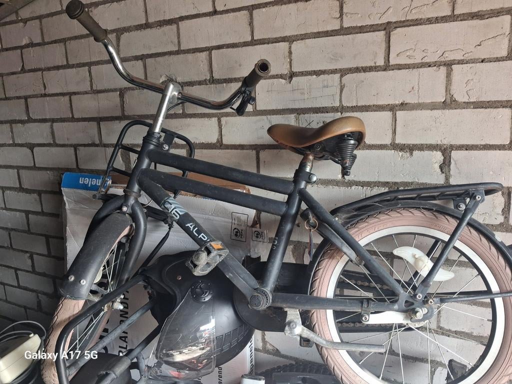 Stoere Popal jongensfiets 18 inch - met rekje voorop, Fietsen en Brommers, Fietsen | Jongens, Ophalen of Verzenden