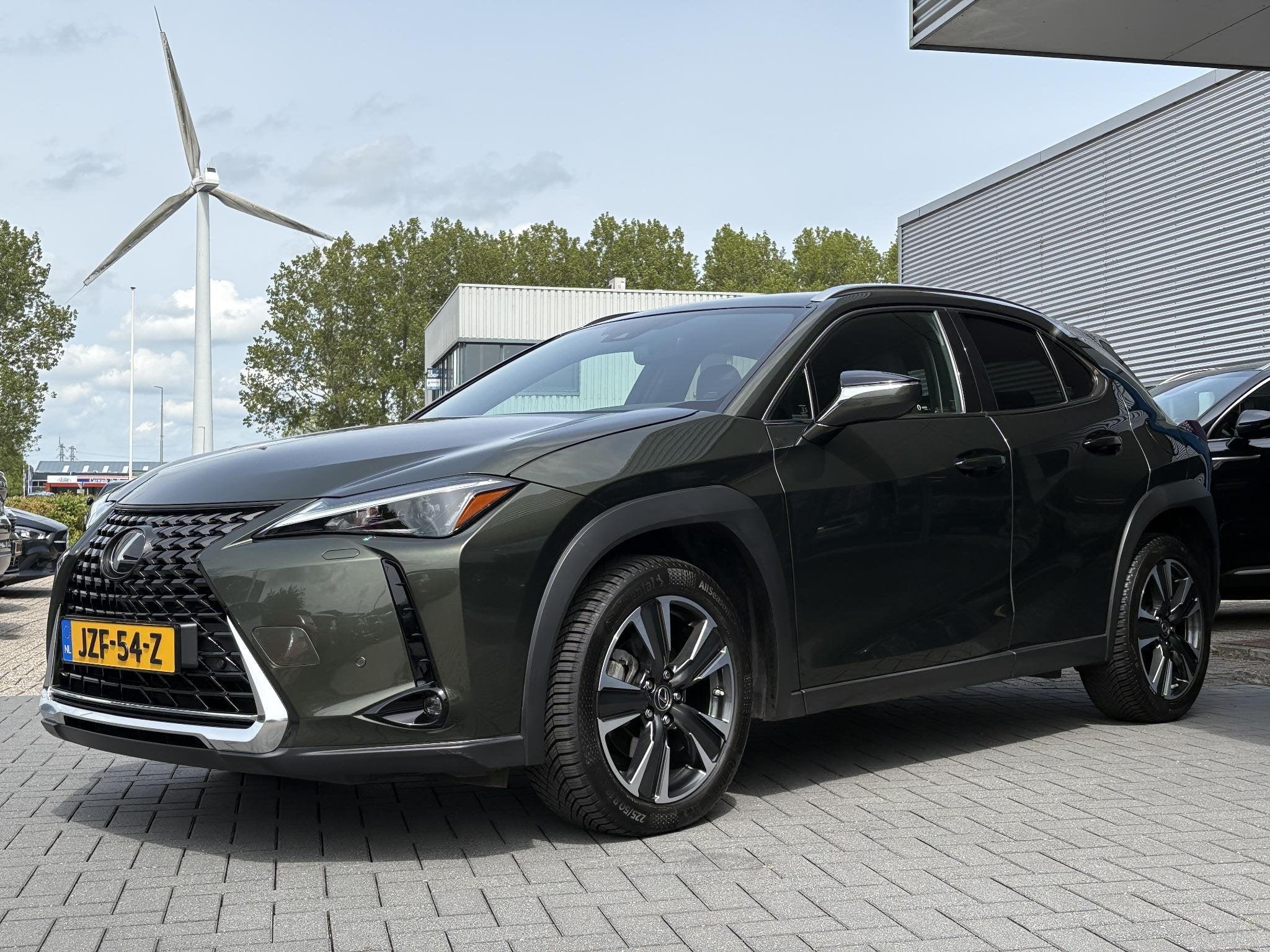 Lexus UX 250h Preference Line | 184pk | Stoel- & Stuurverwar, Stof, Gebruikt, 4 cilinders, Bedrijf