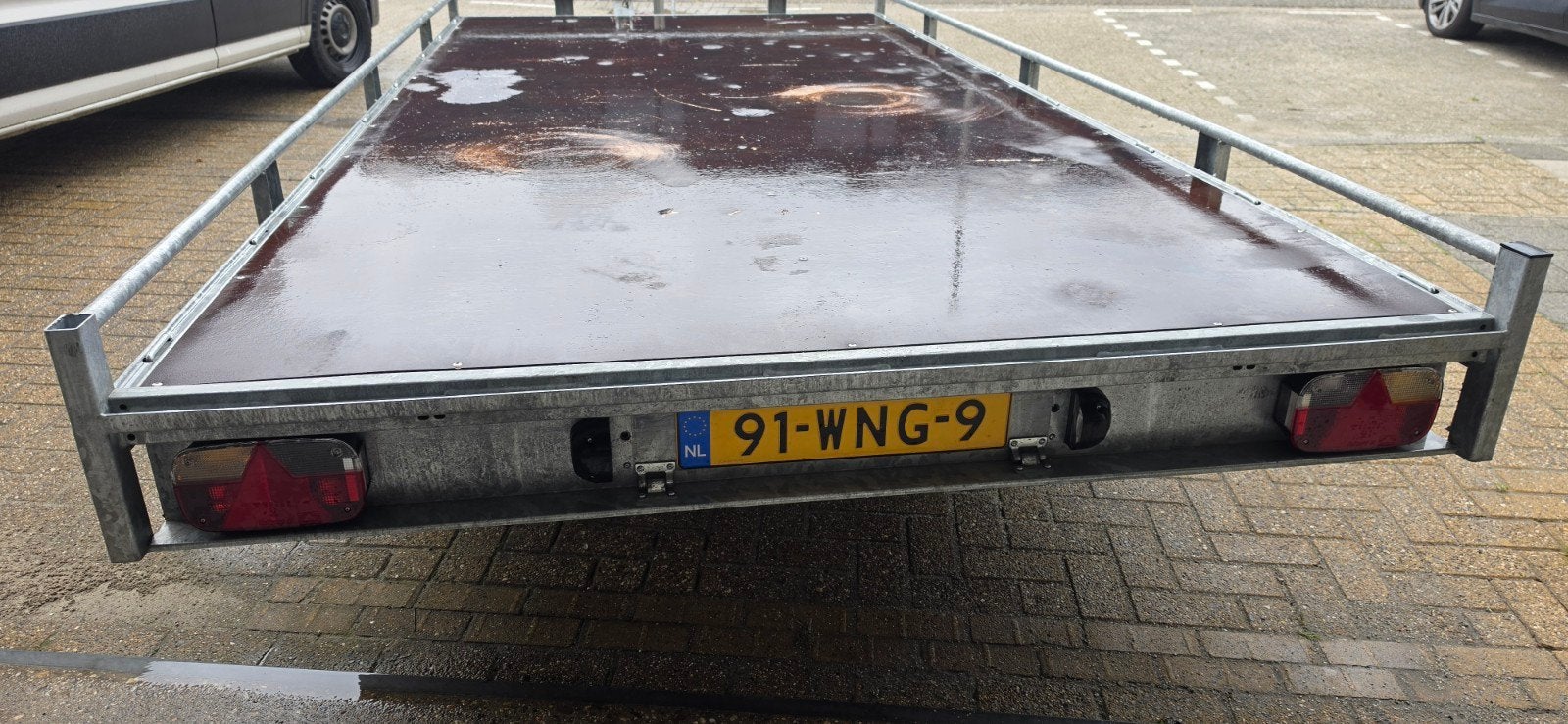 Konag aanhangwagen - Dubbelasser met lier, Ophalen