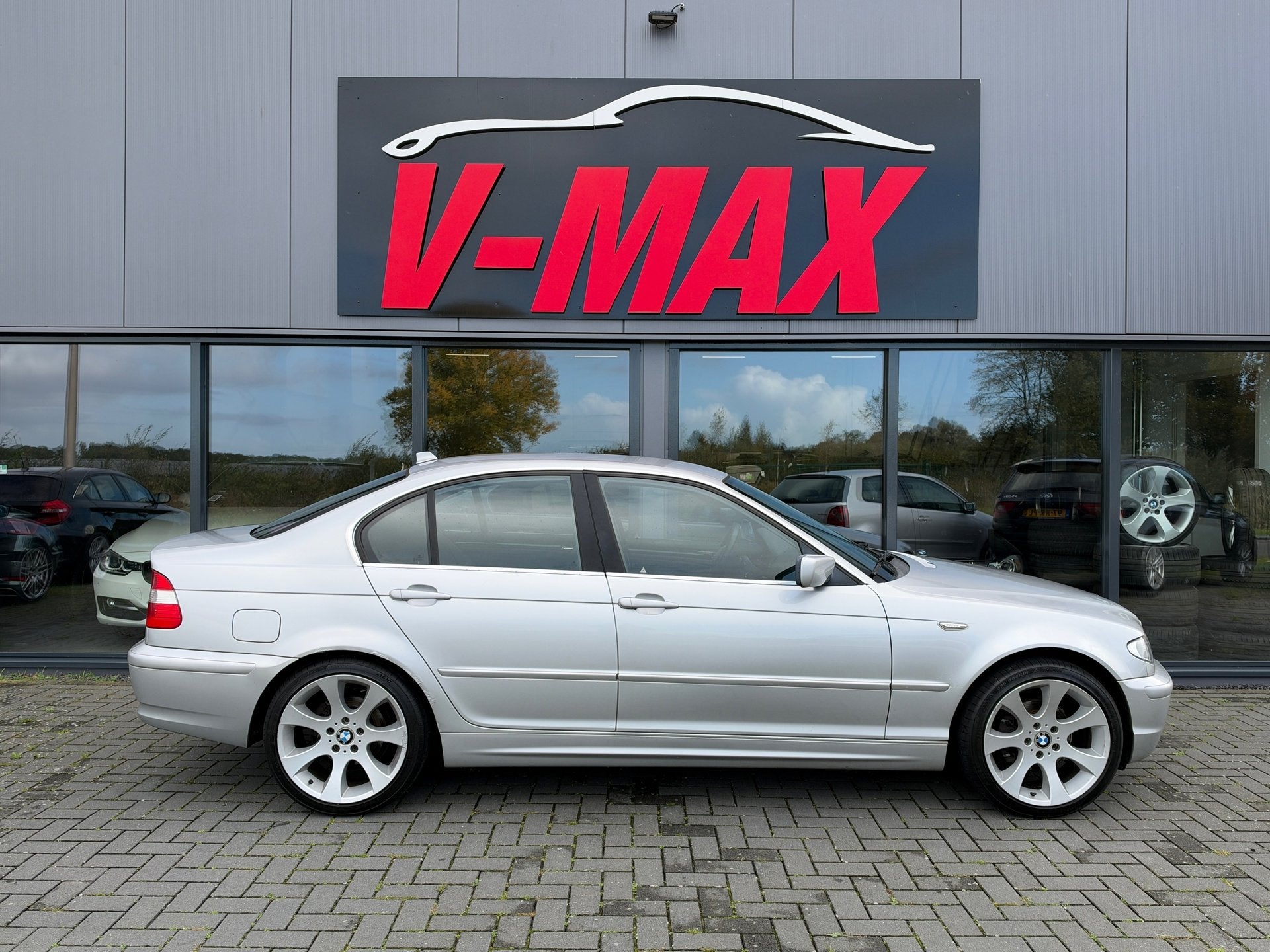 BMW 320i 2.2 AUT Special Exe NAP Leer Stoelvw Clima Trekhaak, Auto's, Achterwielaandrijving, Gebruikt, Verwarmde buitenspiegels